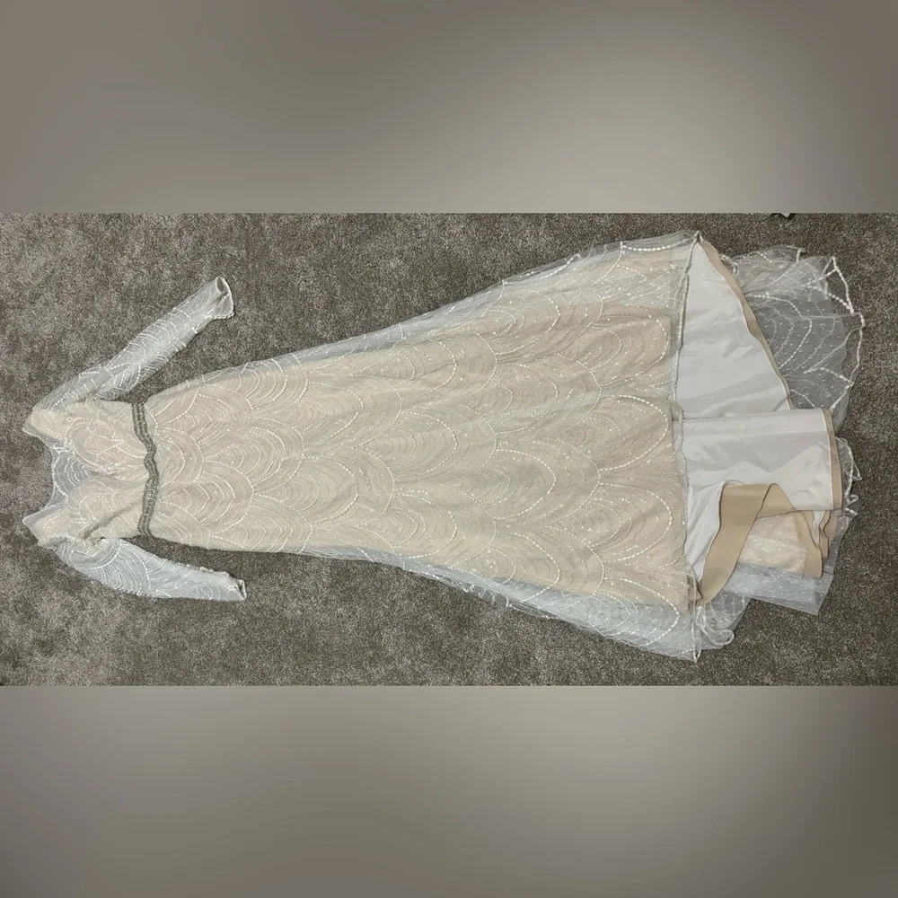 Wedding dress - Picture 1 of 1